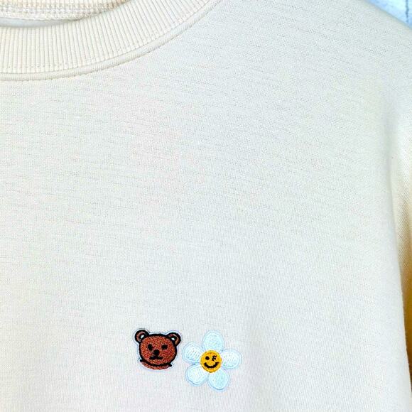 Graver of Anaheim Unisex Oversized Sweatshirt Size XL Cotton Cream Daisy Bear - Picture 4 of 11